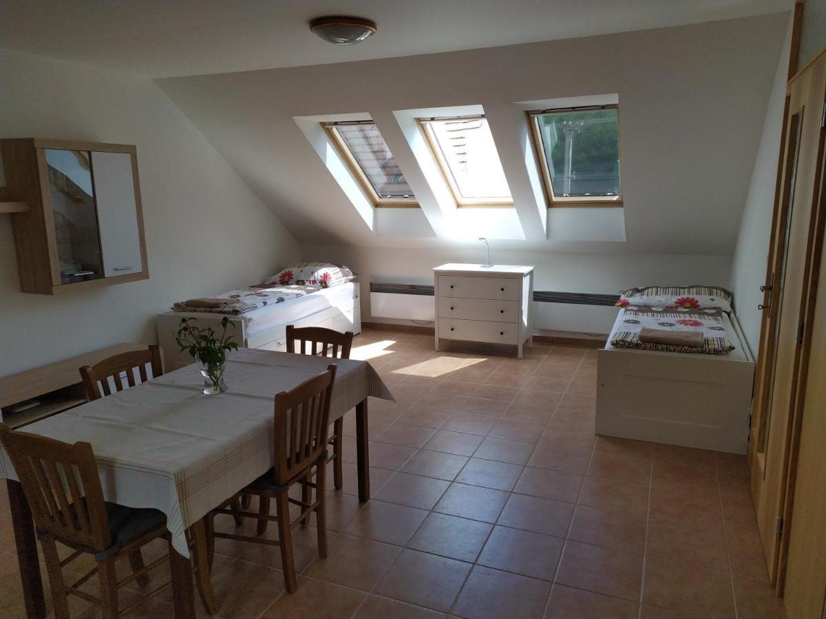Apartment Koprivovi Němčičky Εξωτερικό φωτογραφία
